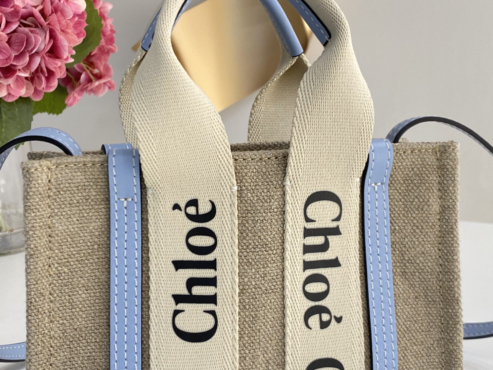 Chloe Mini Woody Tote Bag In Linen